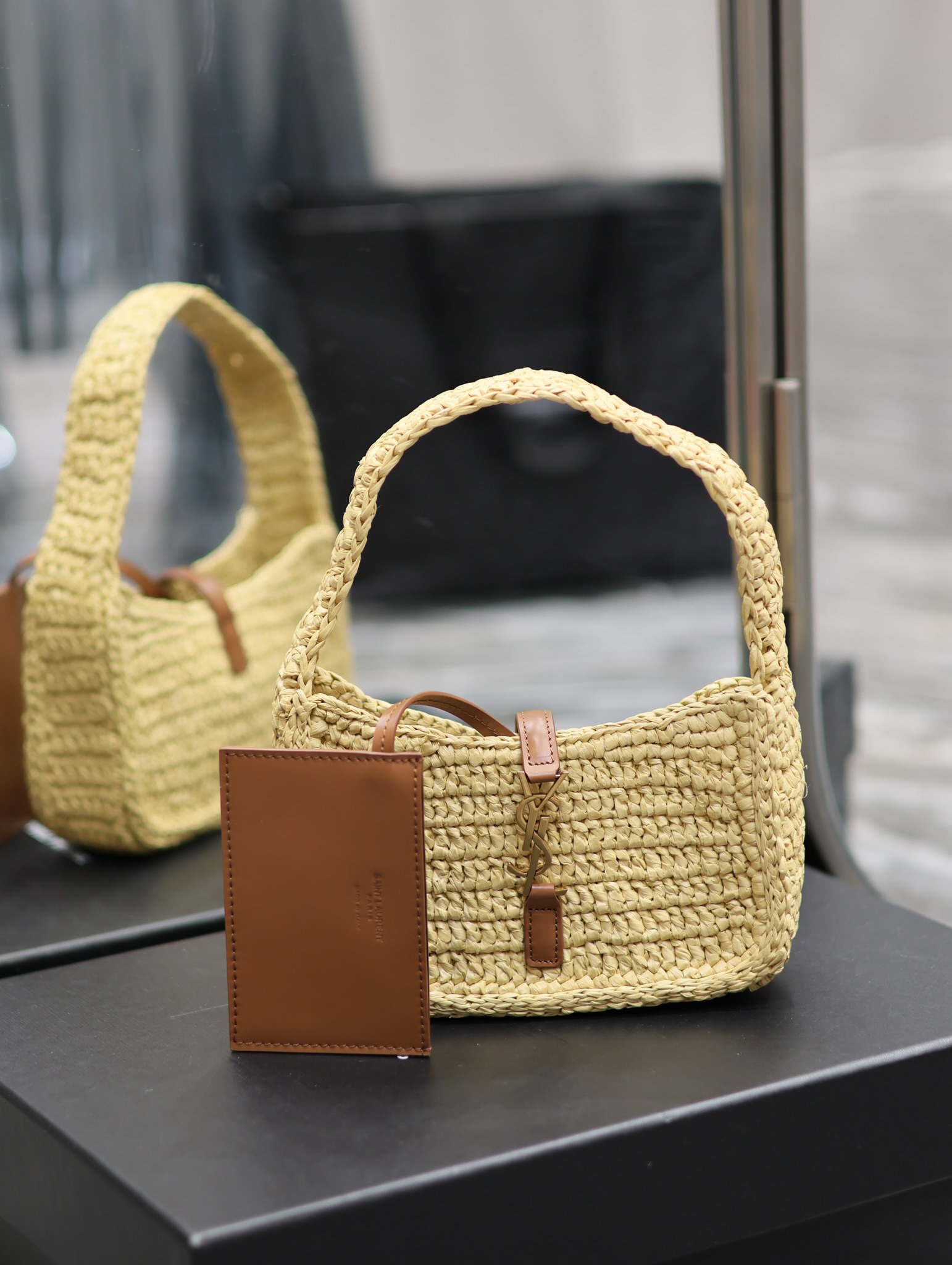 TOP Yves Saint Laurent YSL Le 5A7 Weave Shoulder Bag - Beige