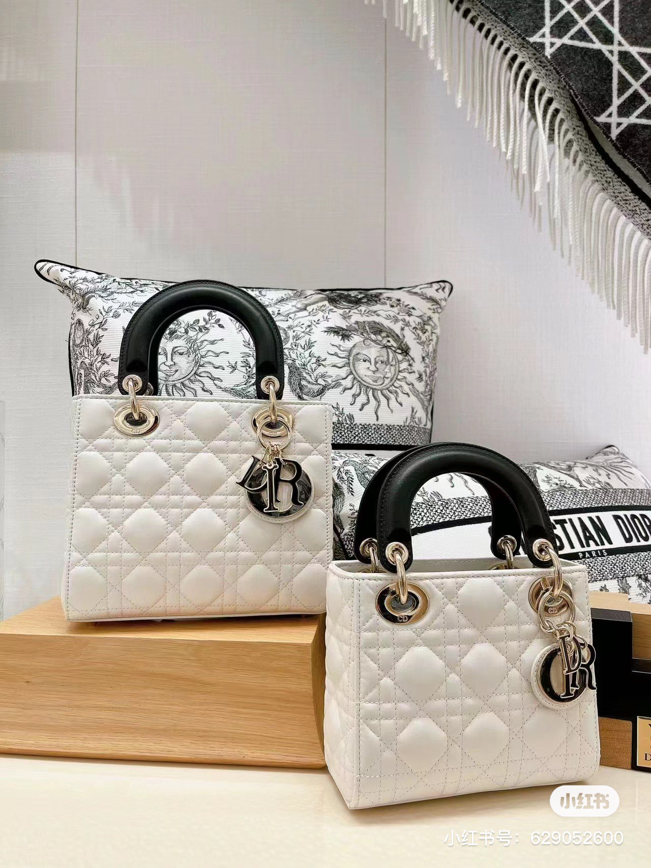 TOP Christian Dior Lambskin Lady Dior Bags 17 x 7.5x 14cm/20×16.5×8cm - Black Paired With White