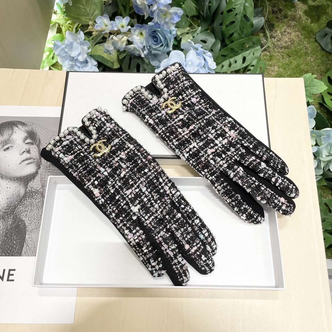 TOP CHANEL Pearl Gloves  - Black