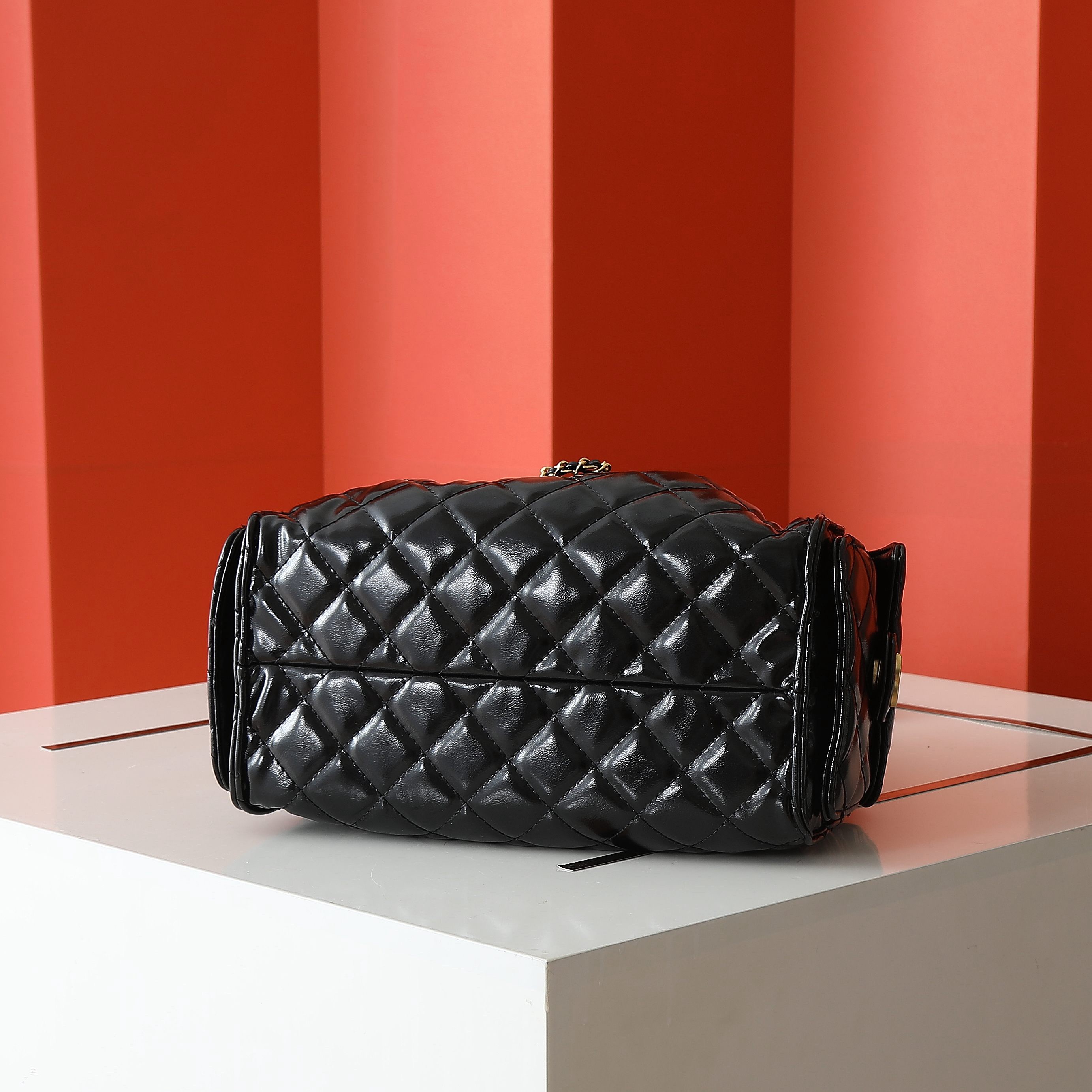 CHANEL 25 Handbag Patent leather & Gold-Tone Metal (Replica)