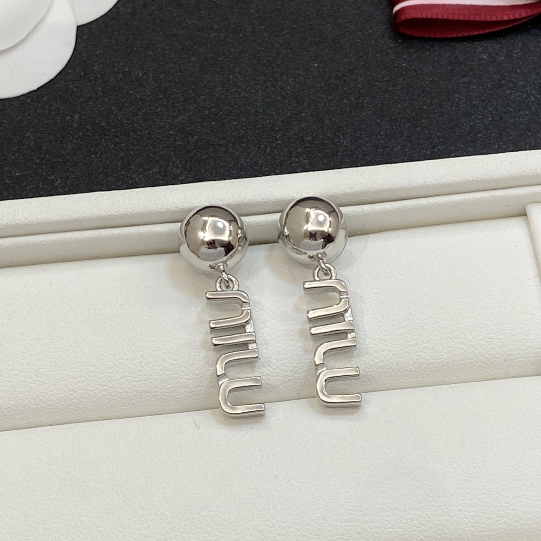 TOP Miu Miu Earring-2 Colors
