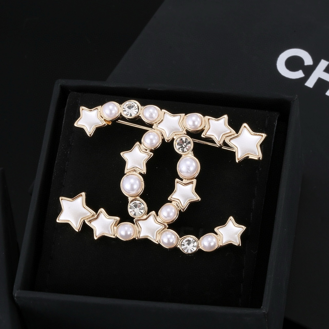 TOP CHANEL CC Brooch