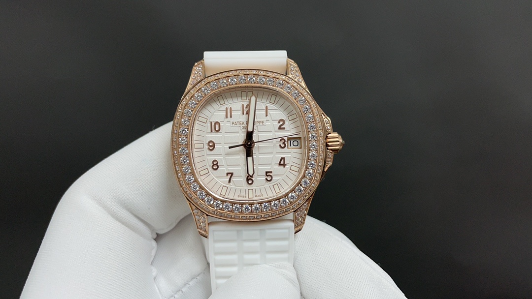 TOP Patek Philippe AQUANAUT Women's 35.6mm Watch - White with Gold