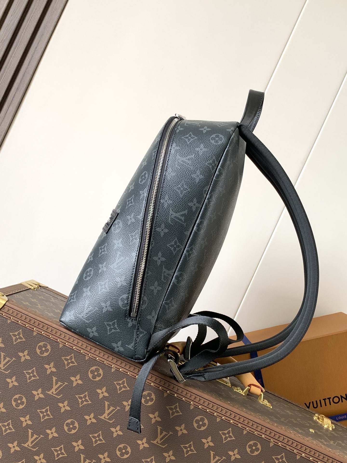 TOP Louis Vuitton LV Discovery Slim Backpack 38*13*28cm - Black