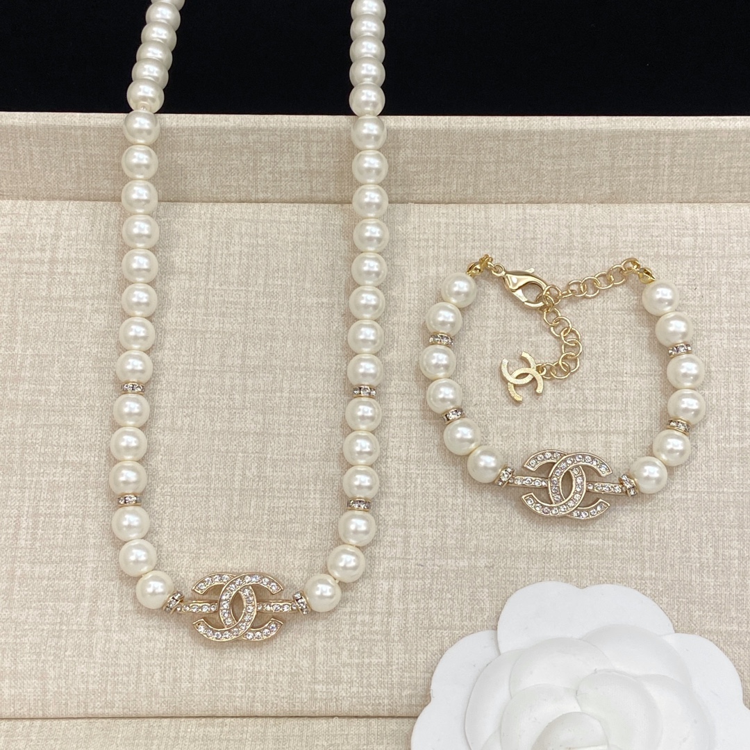 TOP CHANEL Necklace + Bracelet Set - Gold