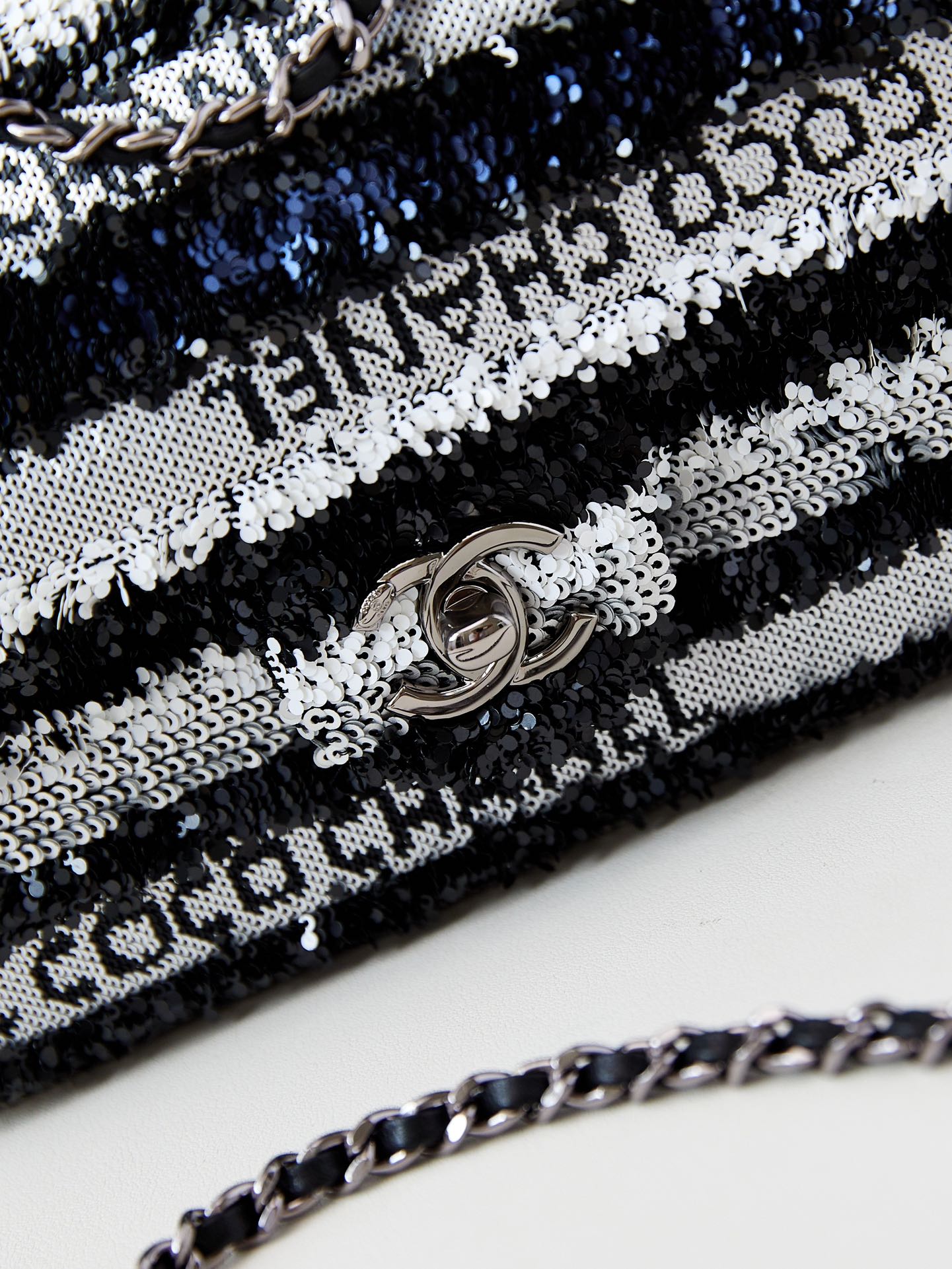 TOP CHANEL Flap Bag with Colorful Letter Sequins 14x20x8cm - 2 Color