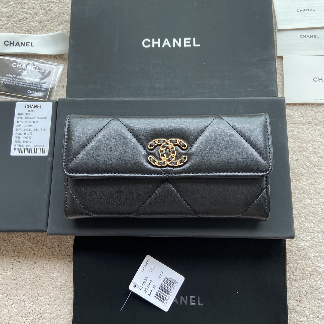 TOP CHANEL Wallet Lambskin 19×10.5×3cm - Black & GHW