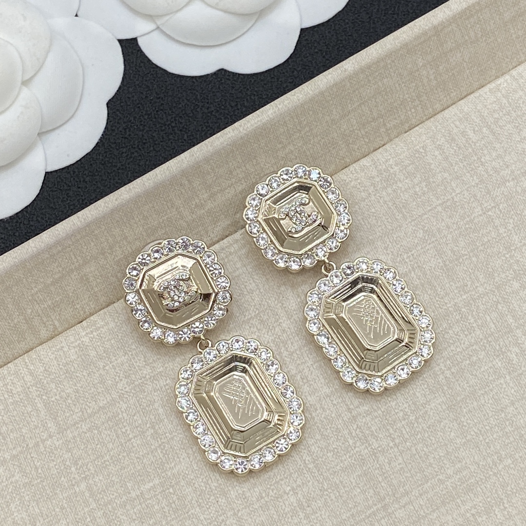 TOP CHANEL CC Earrings - Gold