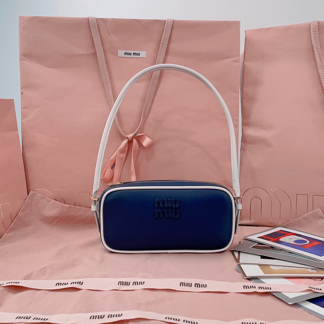 TOP Miu Miu Cowhide Handbag 20*10*4 cm - 2 Colour