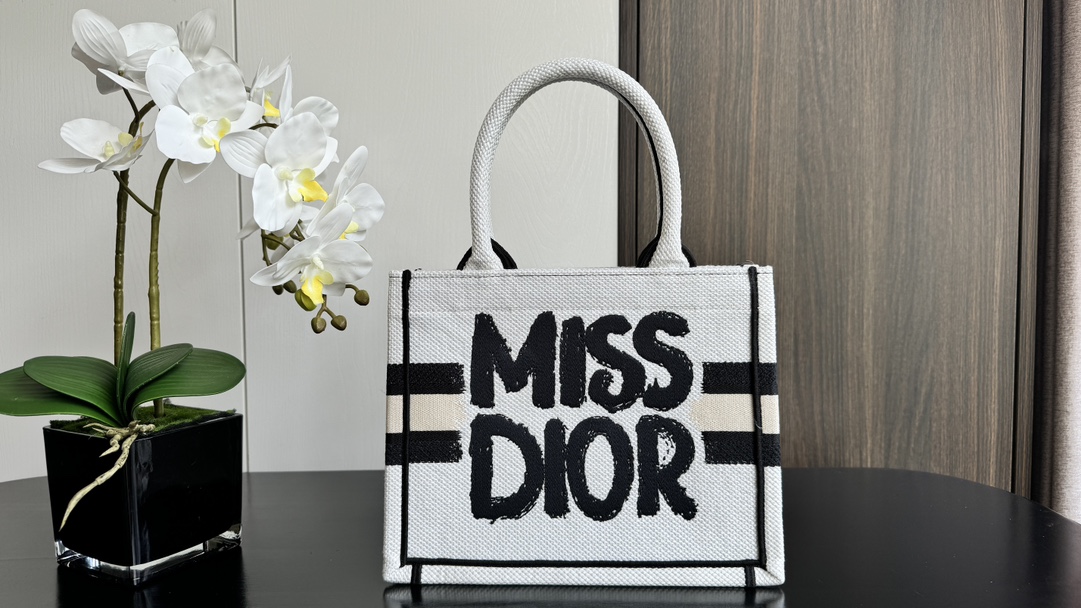 TOP Christian Dior  Book Tote Bags 26cm/36cm/42cm - 3 Sizes