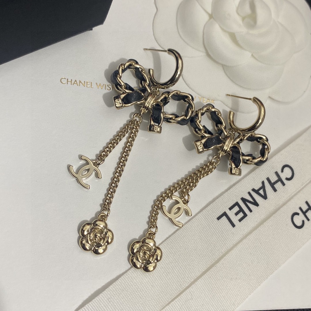 TOP CHANEL Bow Flower Stud Earrings