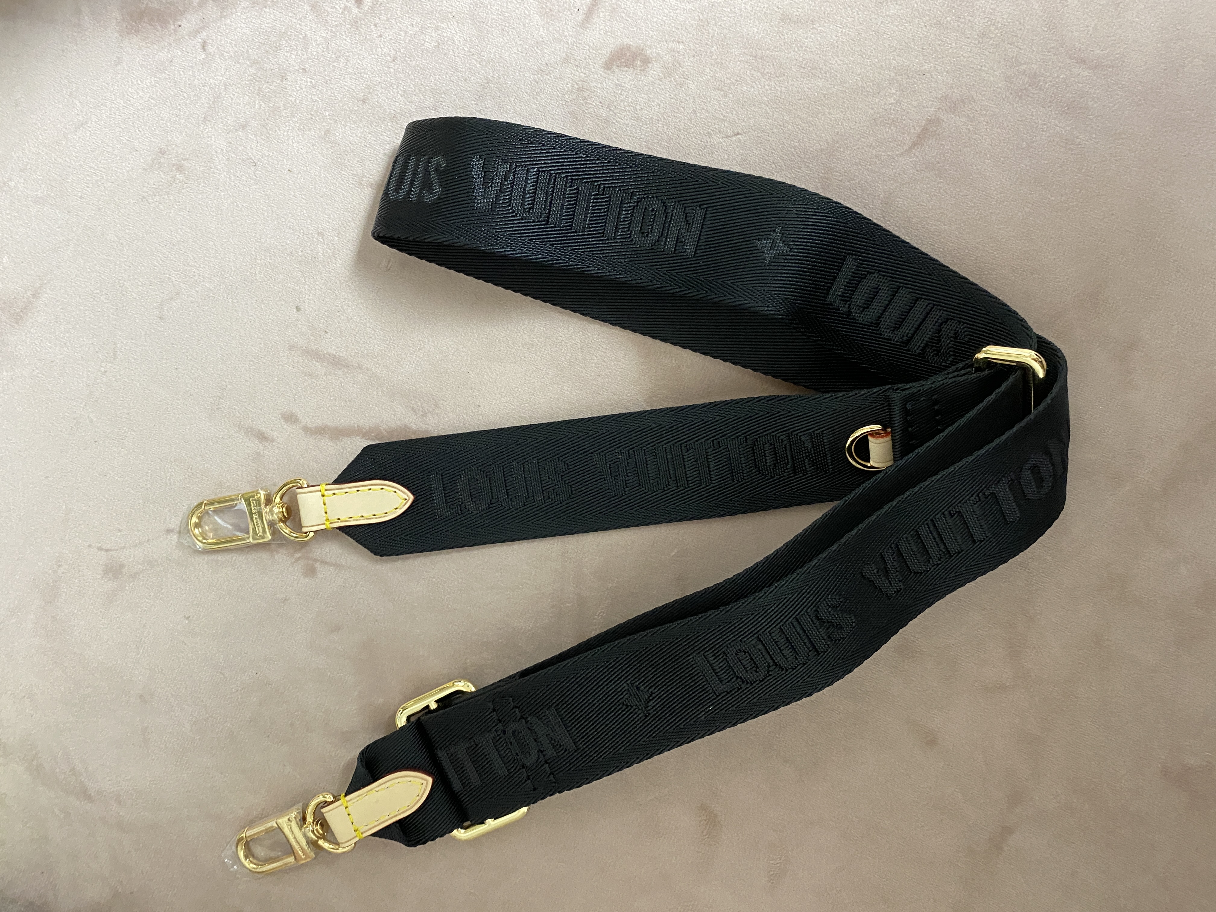 TOP Louis Vuitton LV £V MultiPochette Strap - Black
