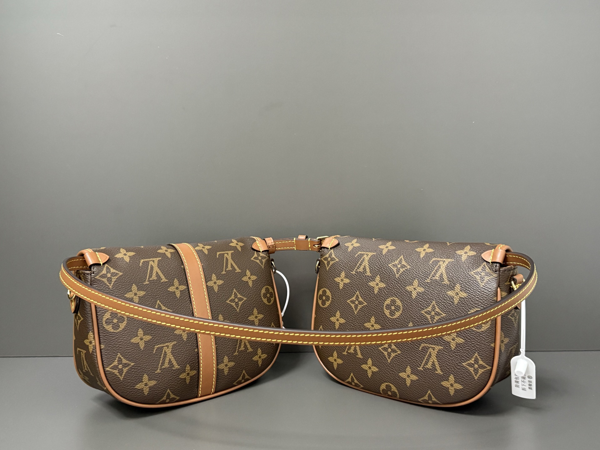 TOP Louis Vuitton LV Duo BB Waist Bag 14 x 6 x 19 cm - Brown