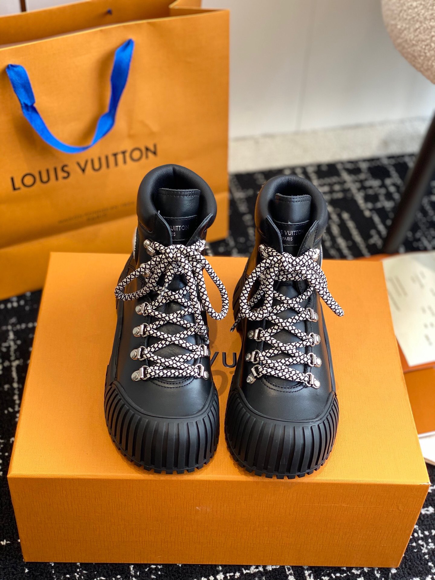 TOP Louis Vuitton LV Casual Versatile Boots - 4 Colors