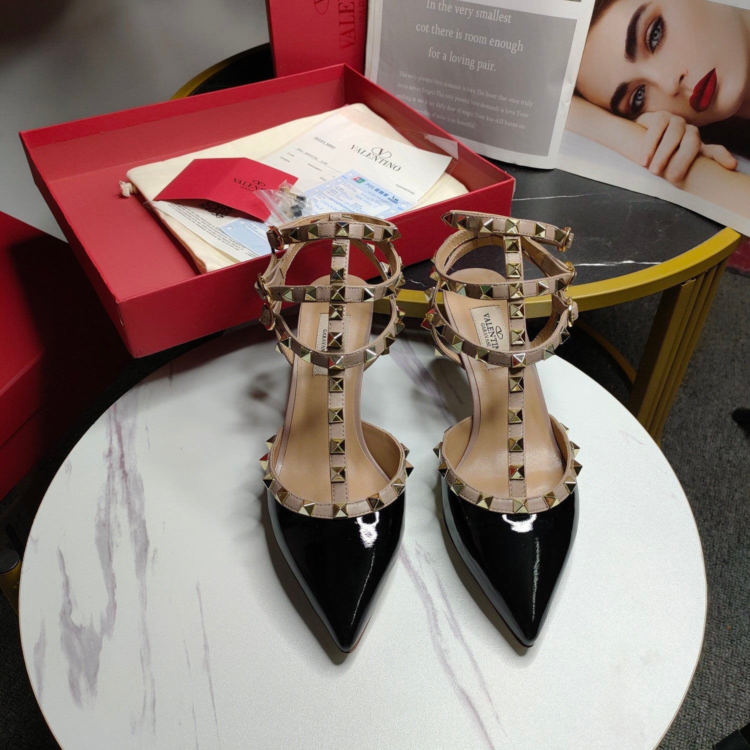 TOP VALENTINO  R0ckStud Nude T-Strap Patent Leather - Black