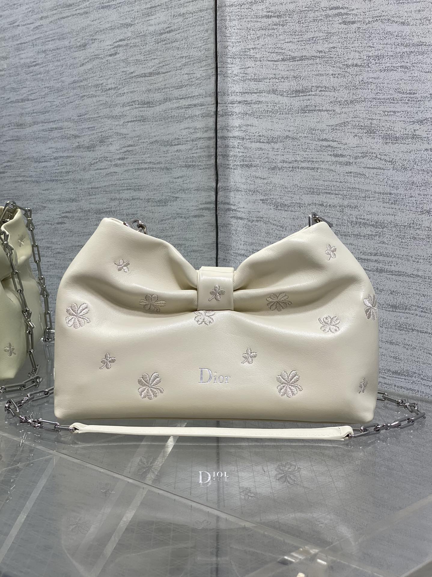 TOP Christian Dior Calfskin Leather with Embroidered Flowers Chain Bag 27*8*18cm - Beige