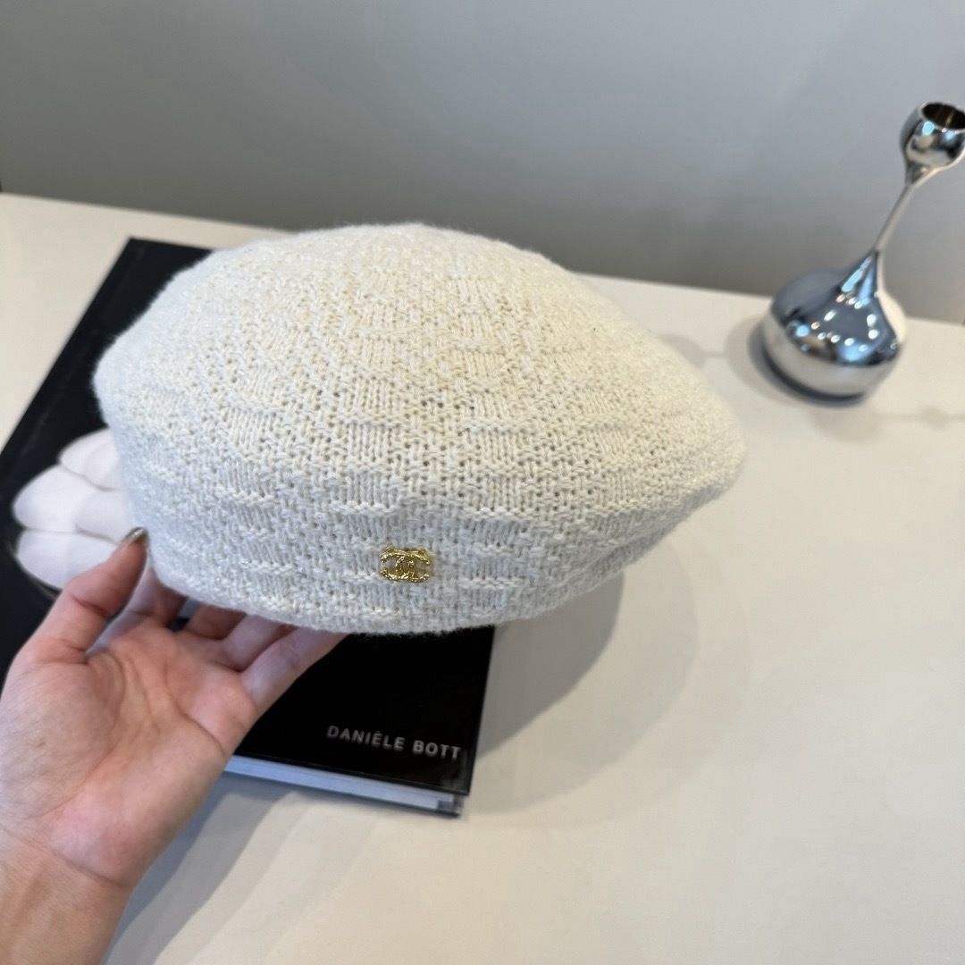TOP CHANEL Beret Hat - White