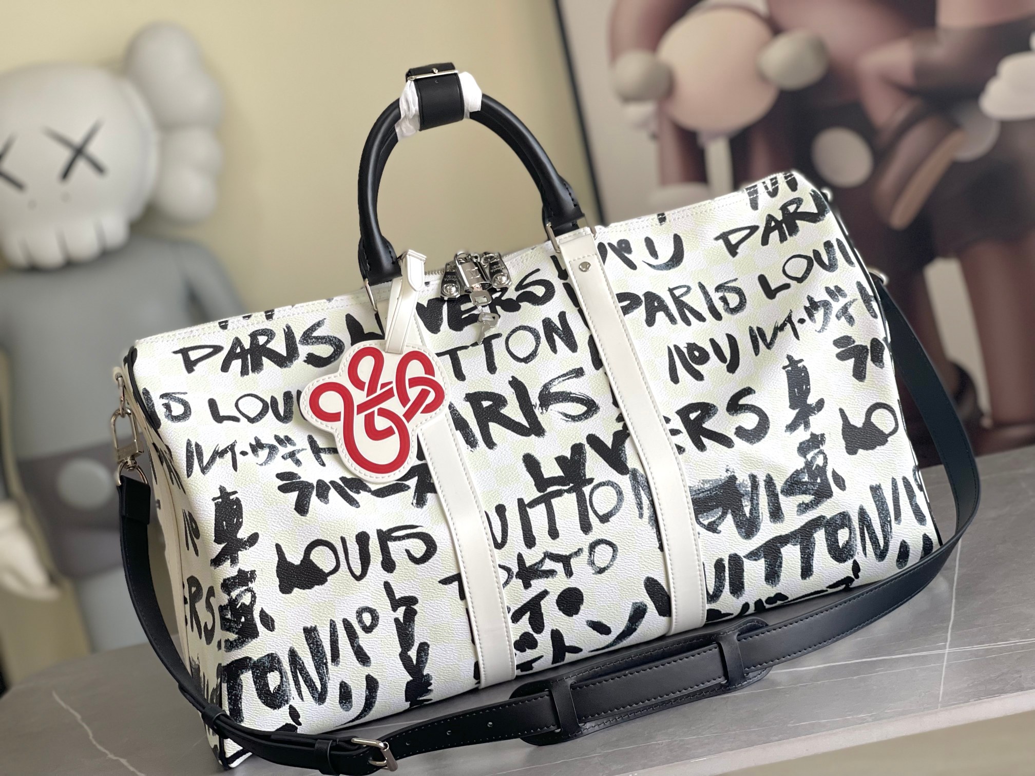 TOP Louis Vuitton LV  Keepall Bandoulière 50  Bag 50x29 x23cm - White