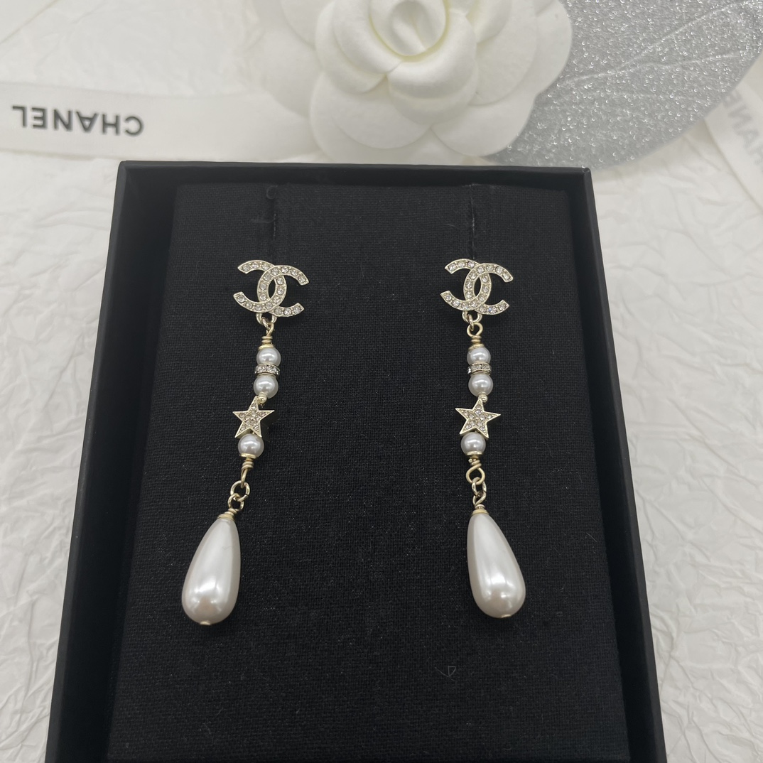 TOP CHANEL Vintage Dounble C Earring