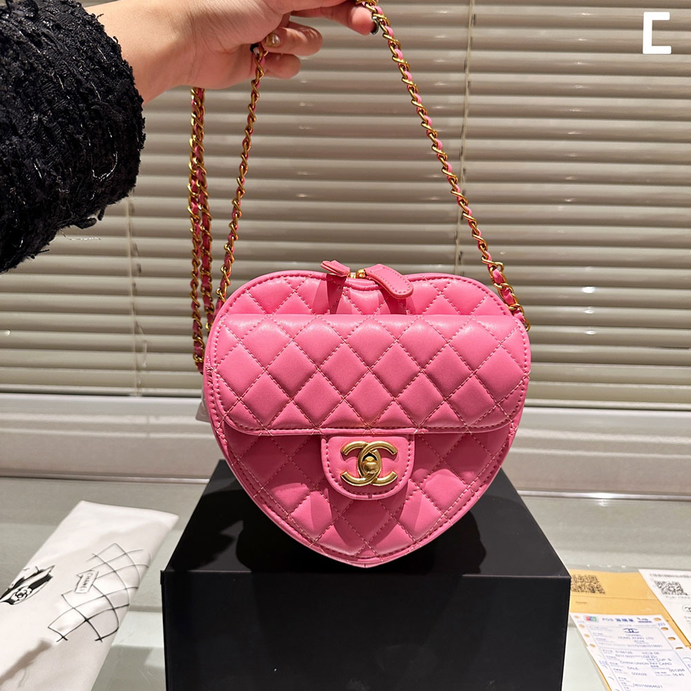 Chanel  Heart Bag (Perfect Replica）