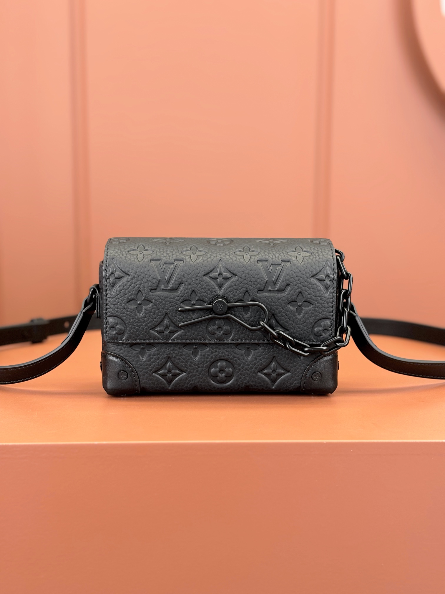 TOP Louis Vuitton LV Men's Bag 18x11x6.5cm - Black
