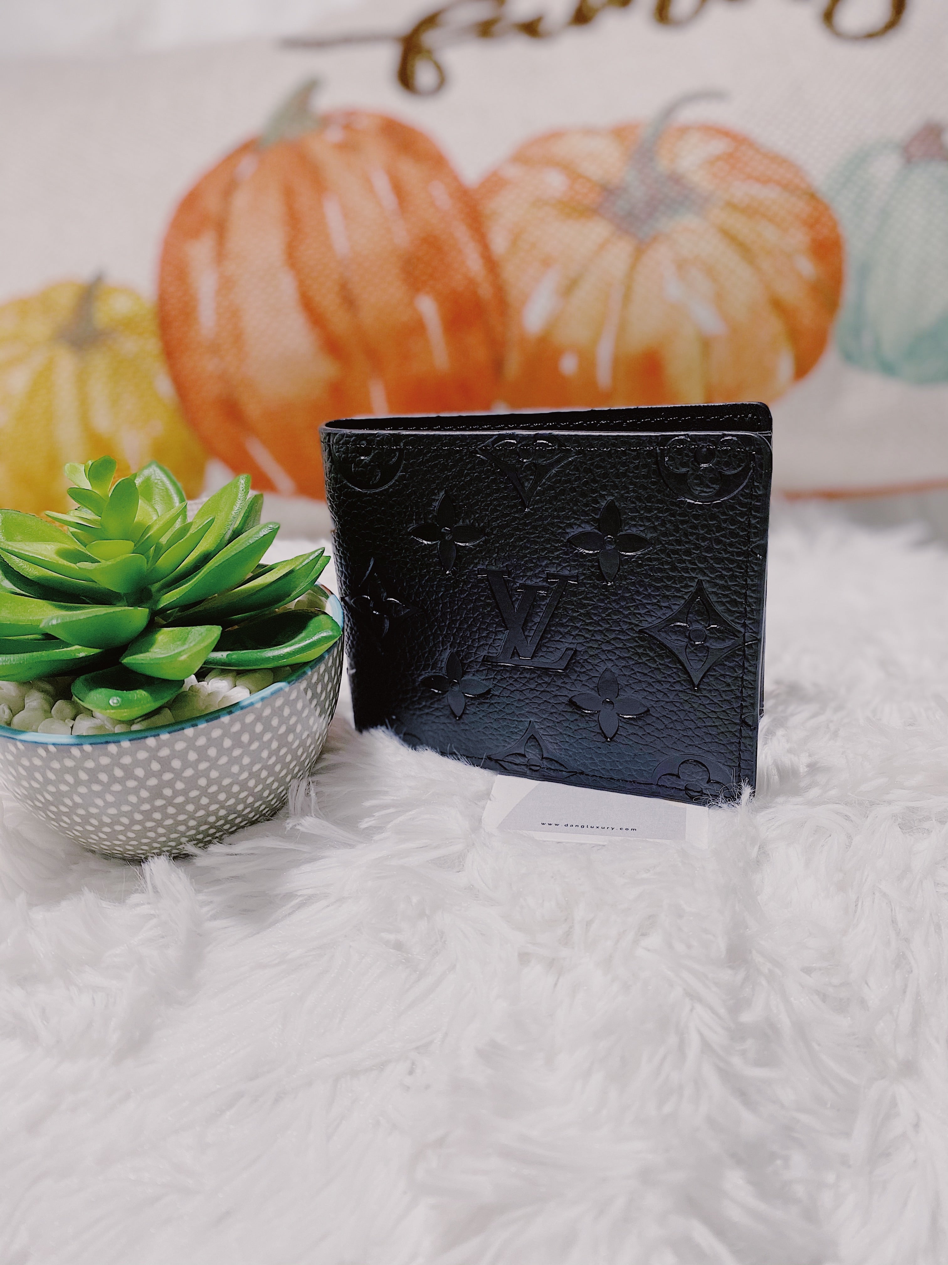 TOP Louis Vuitton LV LV Monogram Street Style Leather Folding Wallet Logo