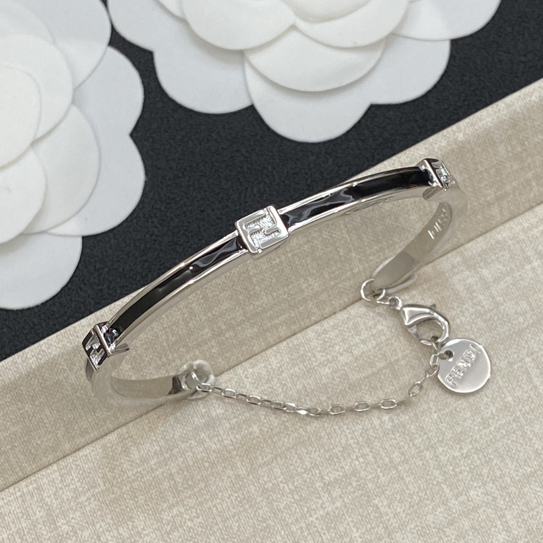 TOP FENDI Bracelets - 2 Colour