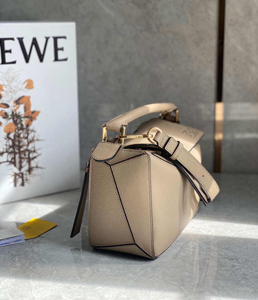 Loewe Small Puzzle Biege(Replica)