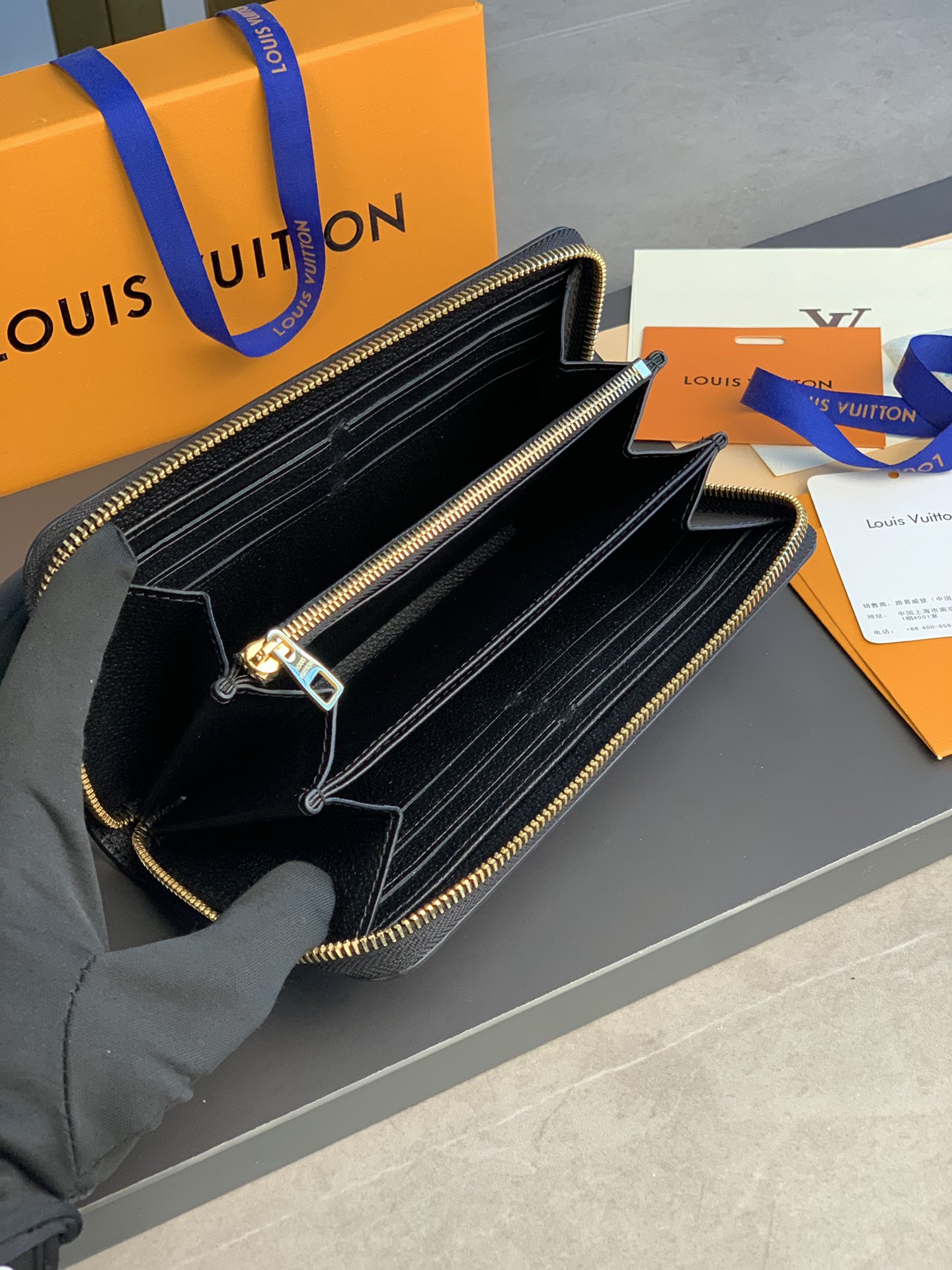 TOP Louis Vuitton LV Wallet Empreinte  - BLACK