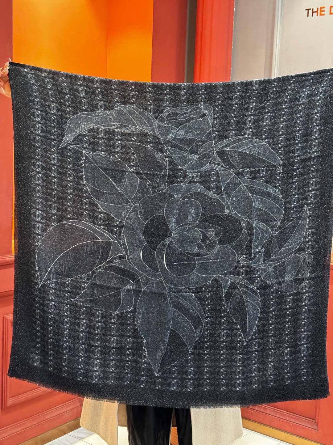 TOP CHANEL Cashmere Scarf 110x200cm - 2 Colors