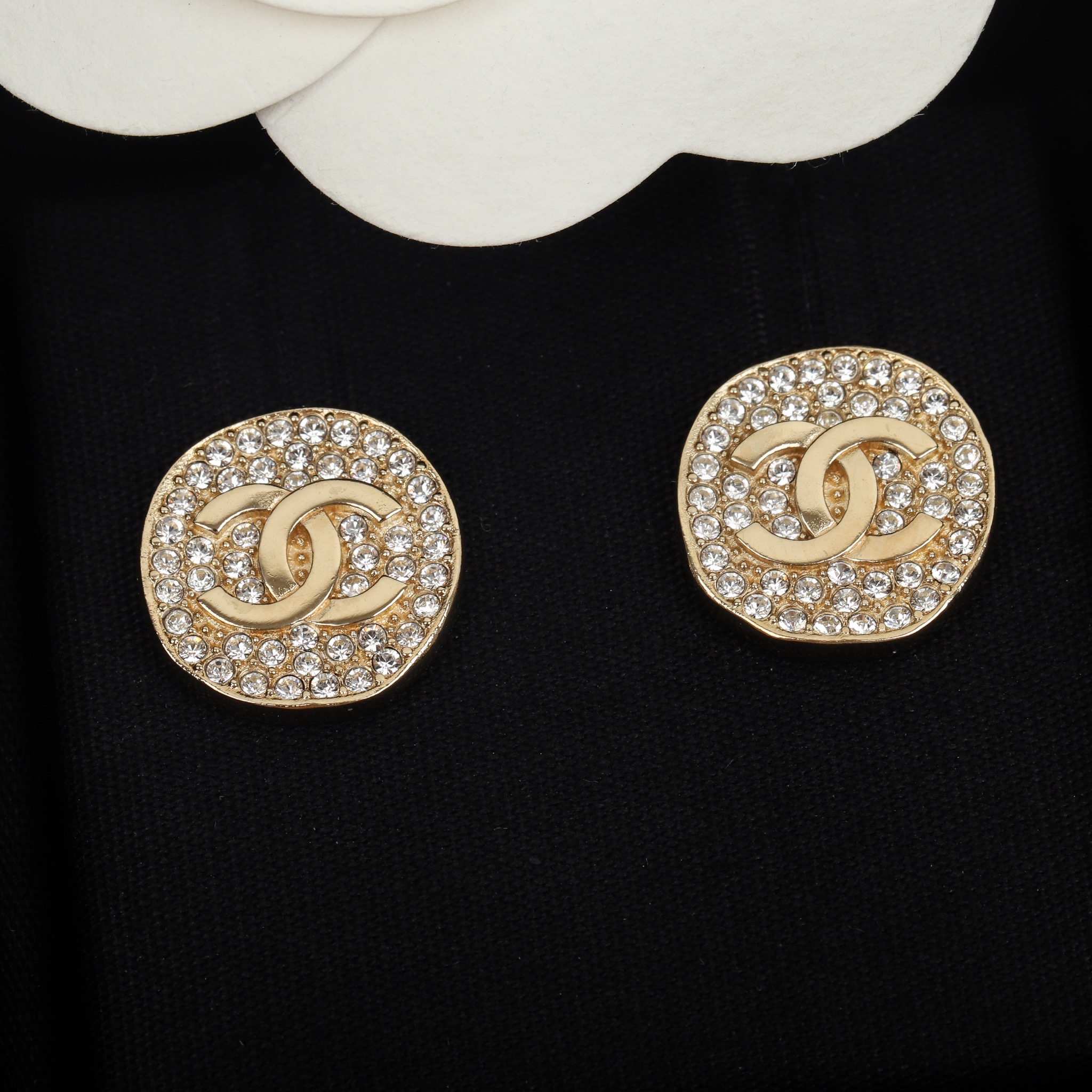 TOP CHANEL Earrings- Gold