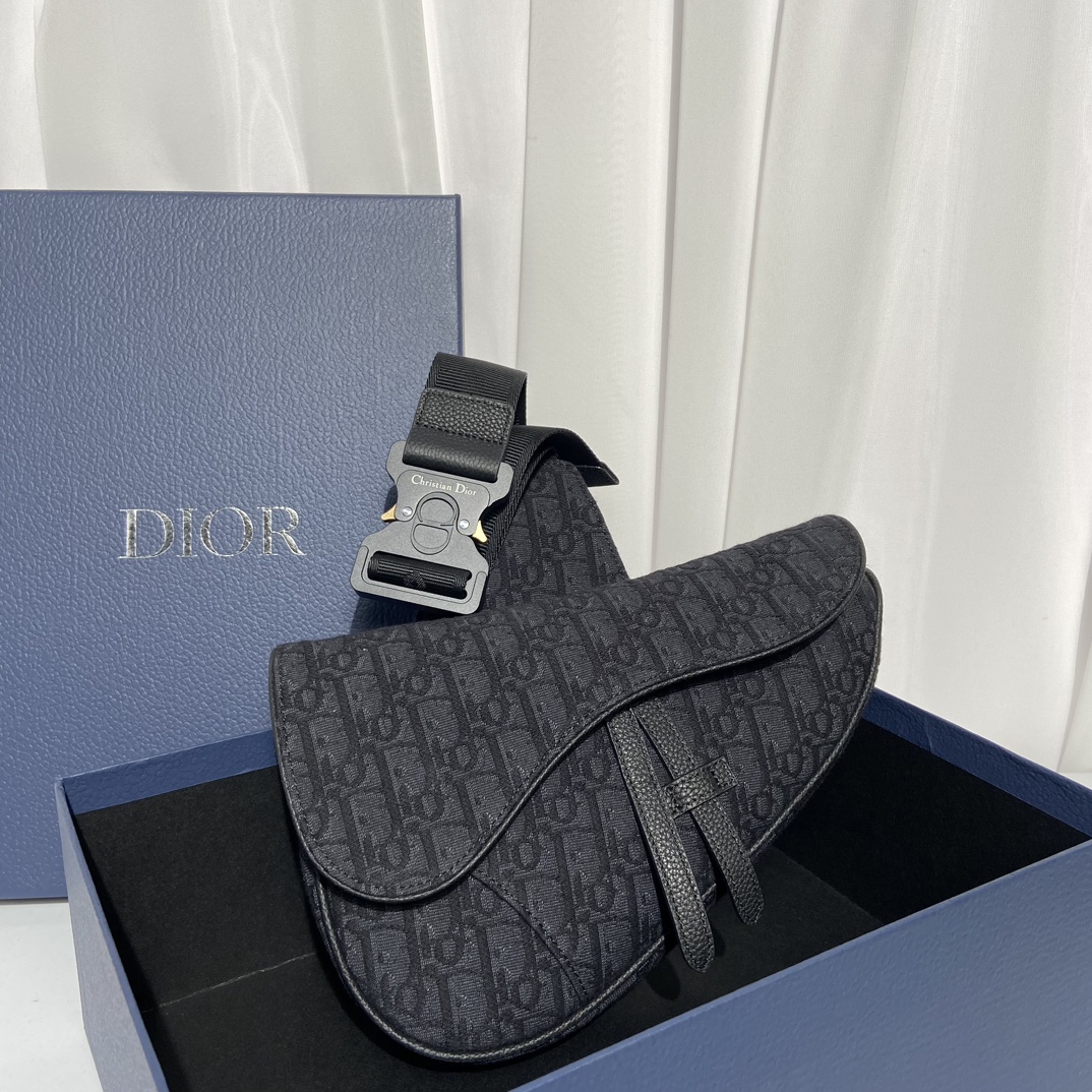 TOP Christian Dior Saddle Bag Oblique Print 19 x 26x 4.5 cm - Black