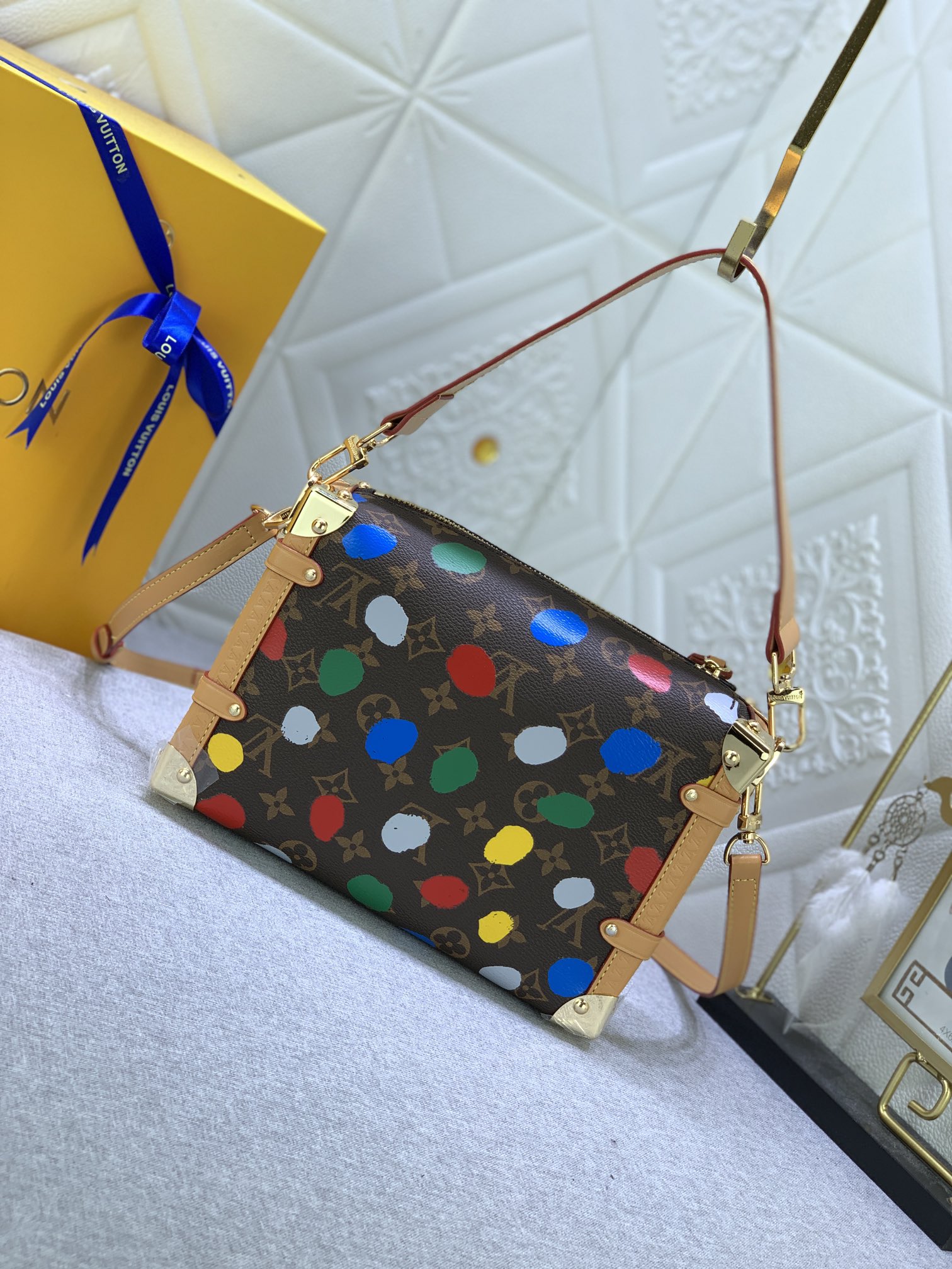 TOP Louis Vuitton LV LV X YK Side Trunk Monogram Bag 21×14×6cm-Brown