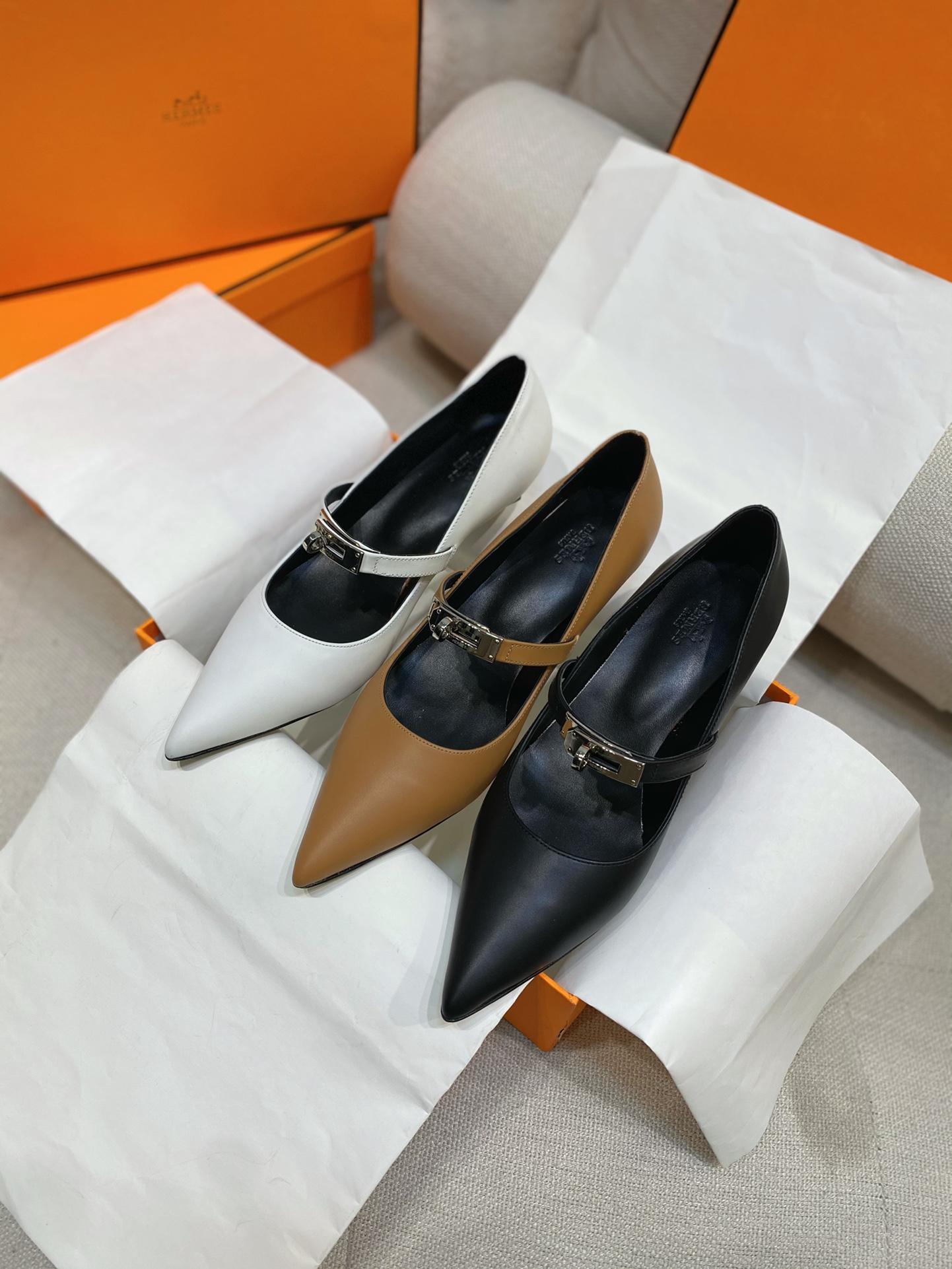 TOP HERMES Pointed Low Heel Shoes - 3 Colors