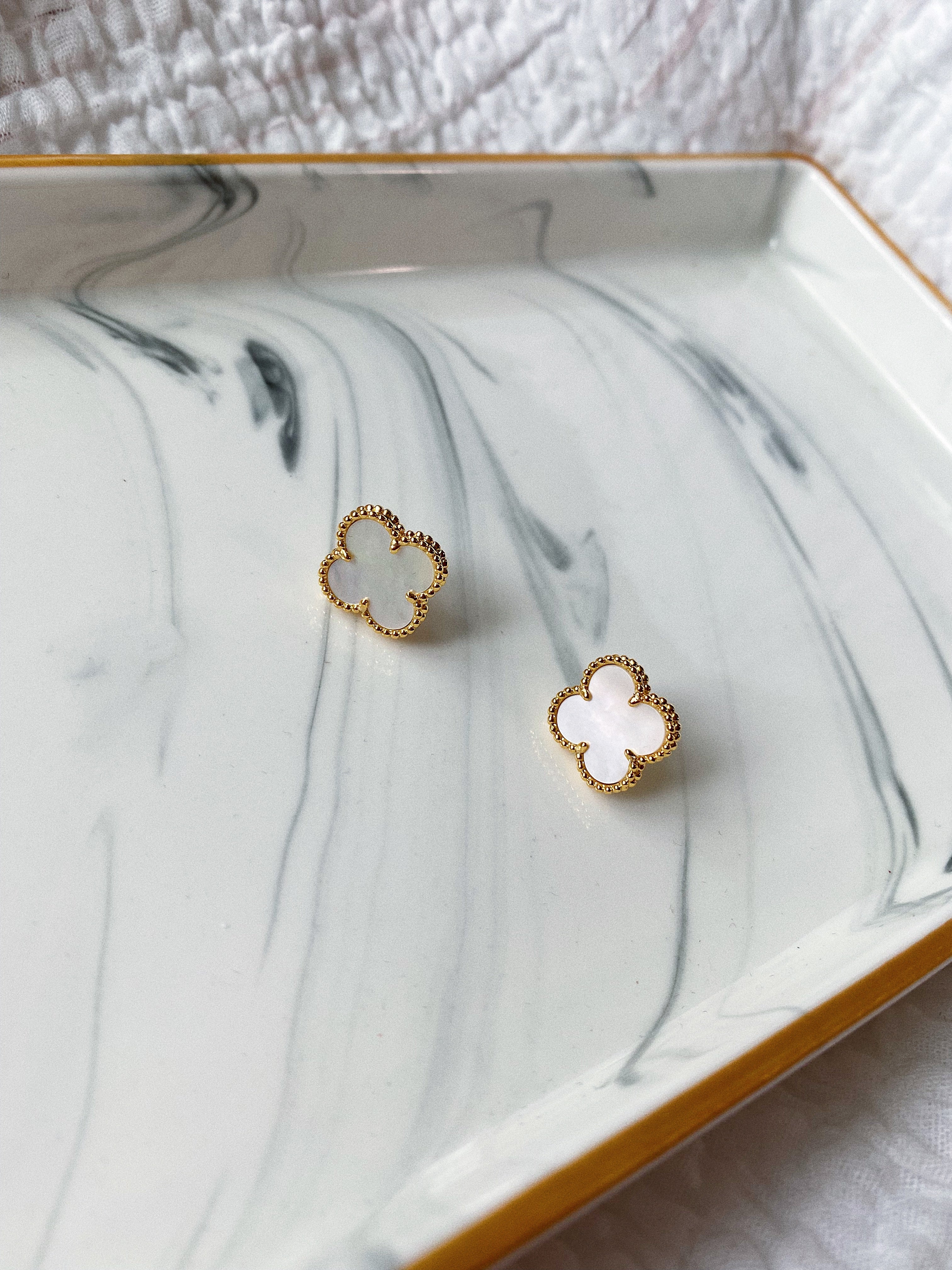 TOP Van Cleef & Arpels VCA Mother of Pearl Stud Earrings - White and Gold