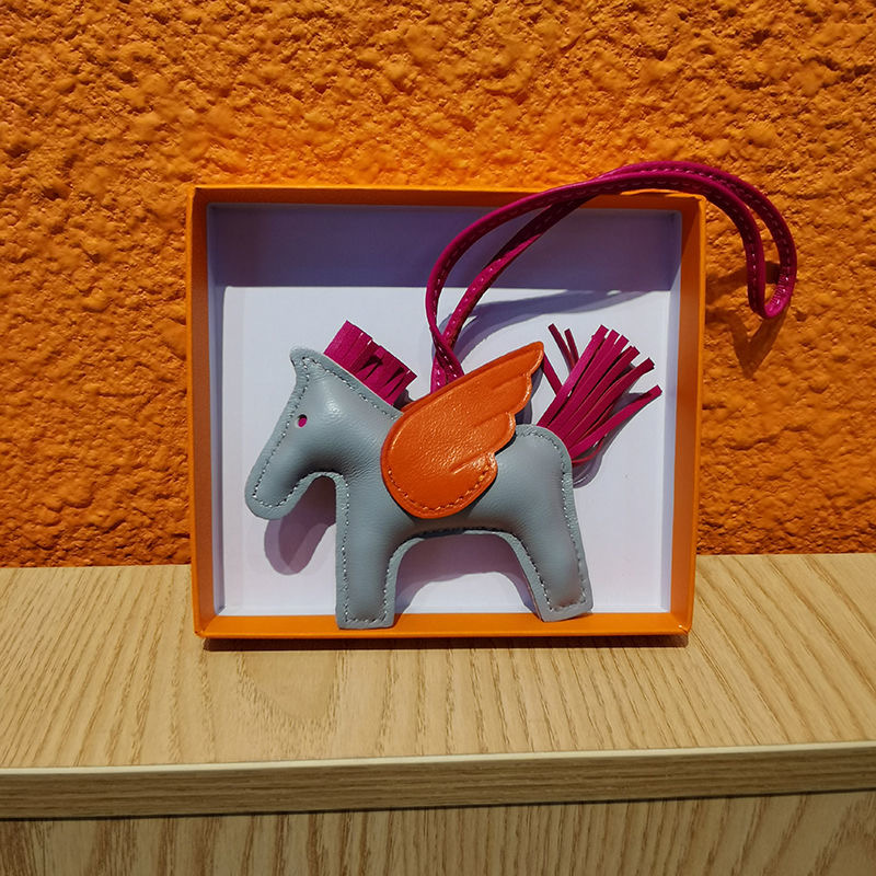 TOP HERMES Pagasus Charm - 19 Colours