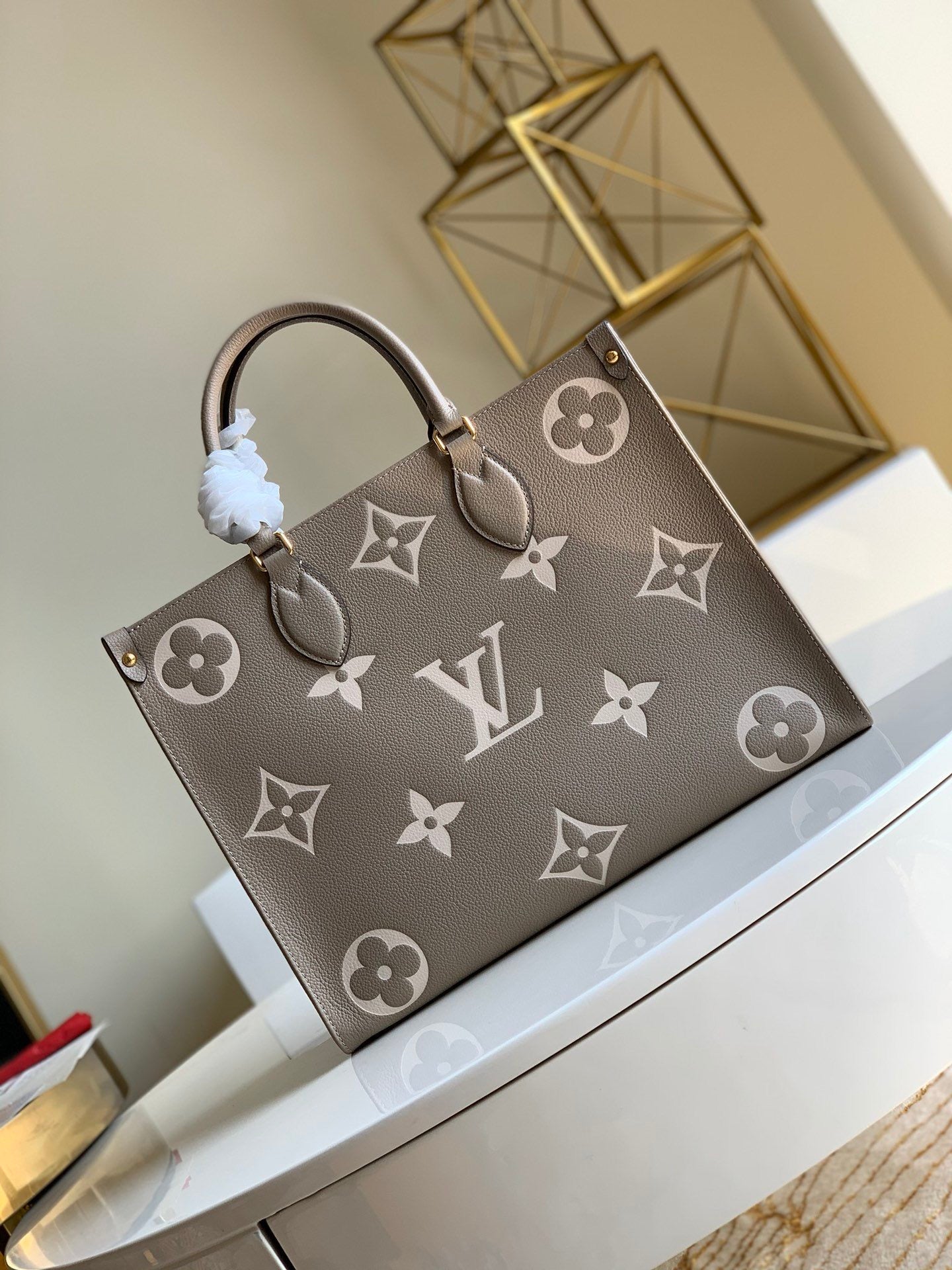 TOP Louis Vuitton LV  On The Go Empreinte 2 Tones Tote GM 41x34x19cm - Turtle Dove