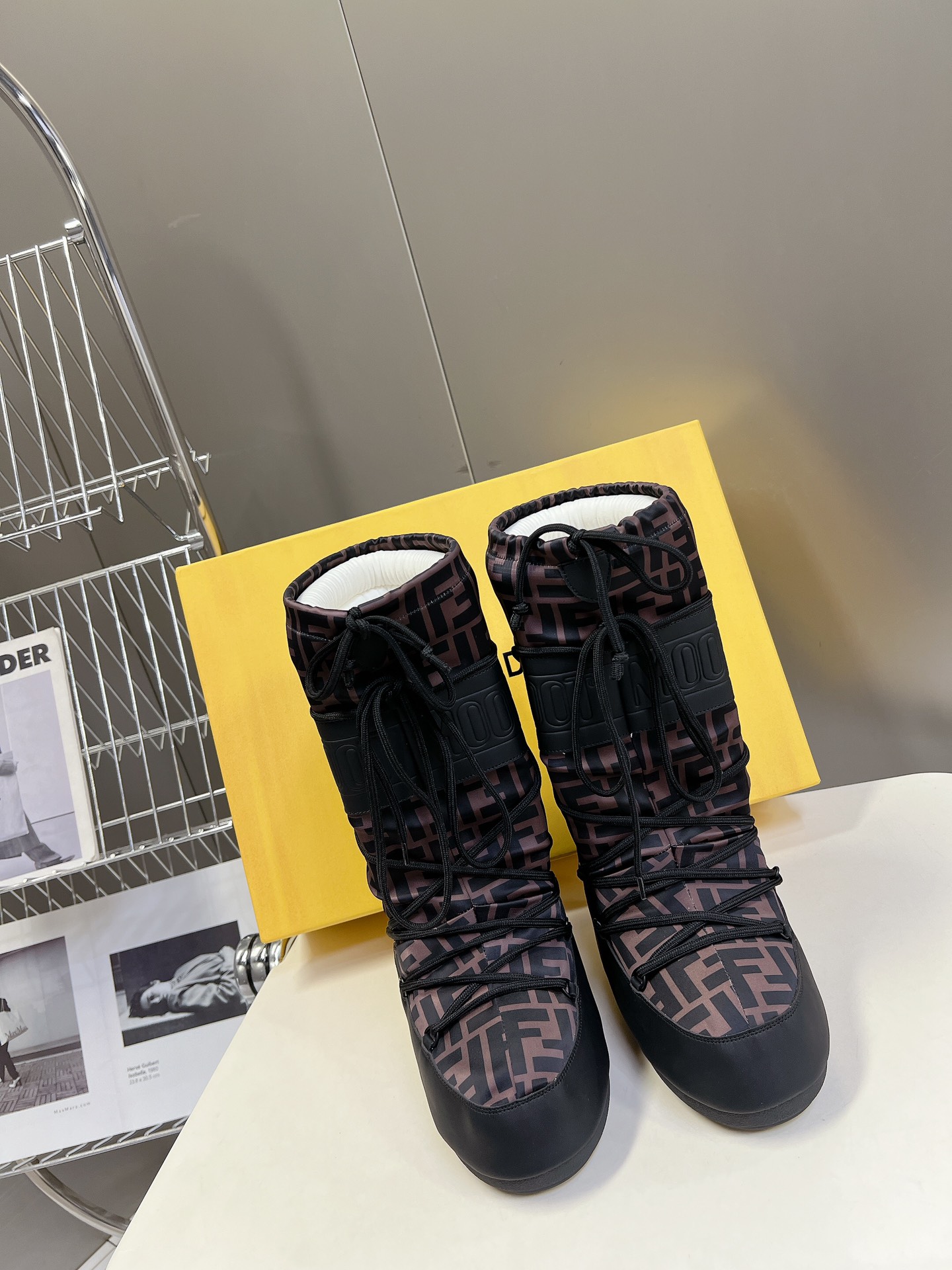 TOP FENDI FF Après-ski Boots - 2 Colors