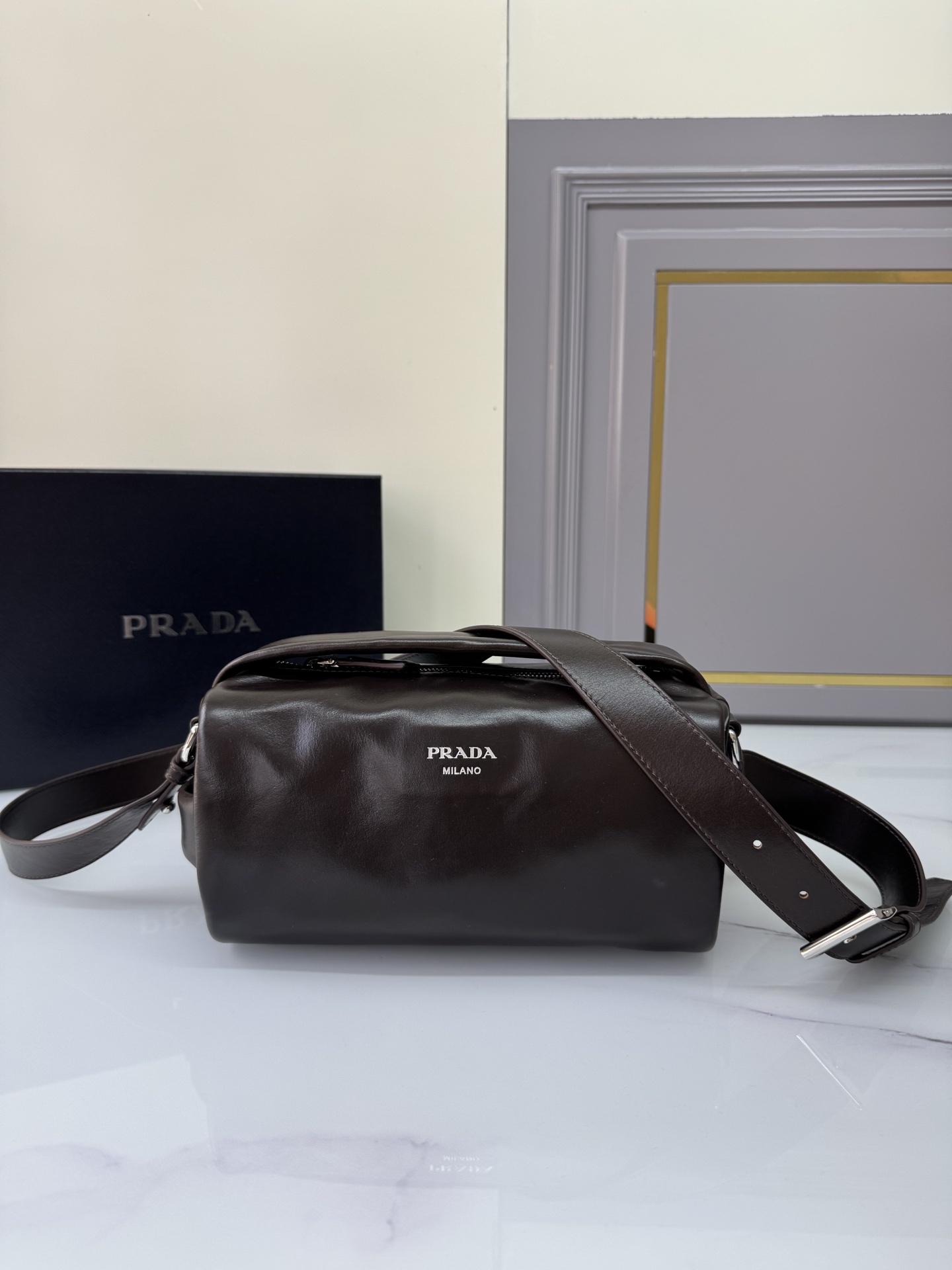 TOP PRADA Boston Bag Oil Wax Leather 24x11x11cm - Chocolate