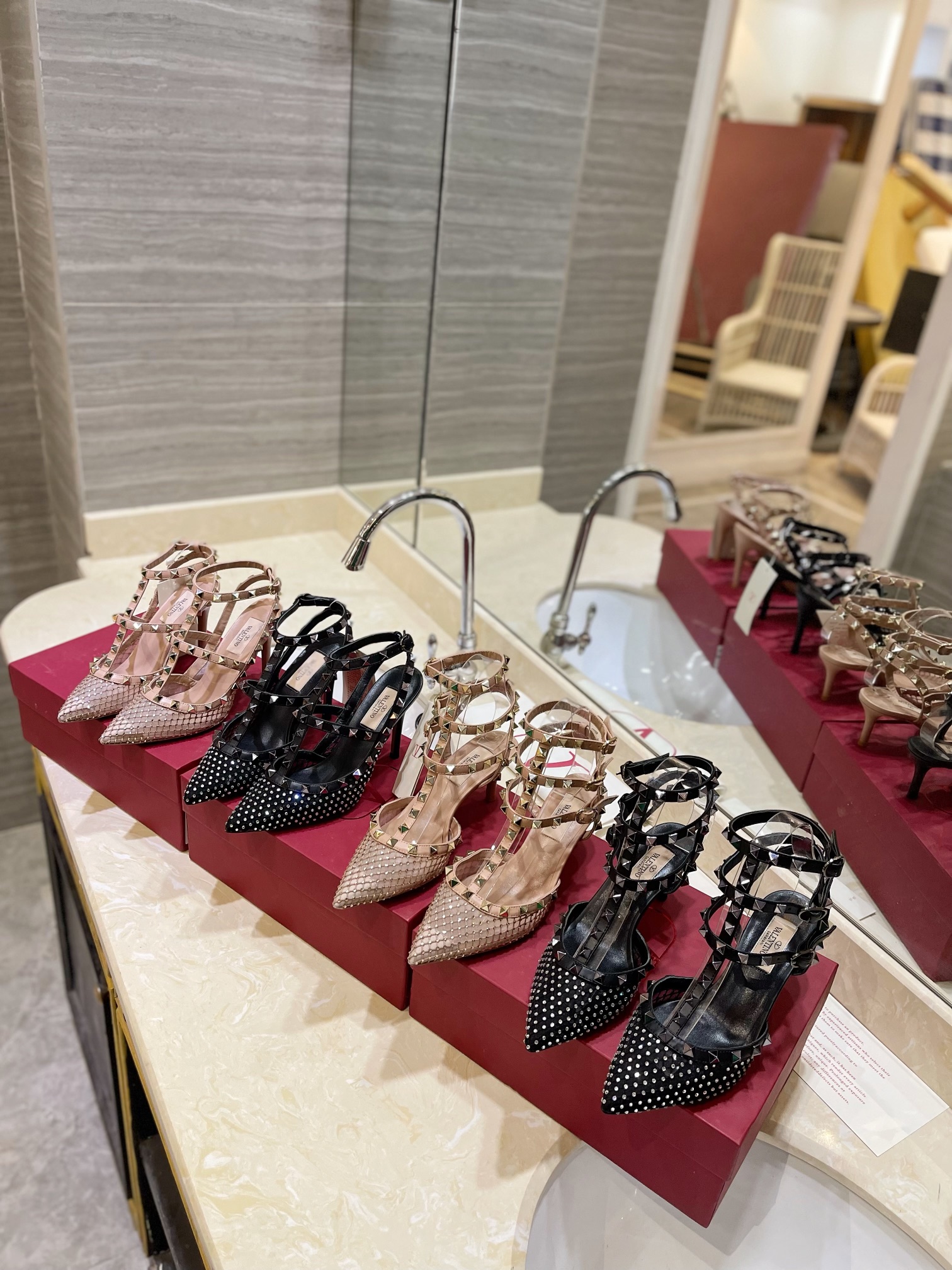 TOP VALENTINO Calfskin Mirrored Patent Leather High Heels - Black/Nude Pink - 6.5CM/10CM