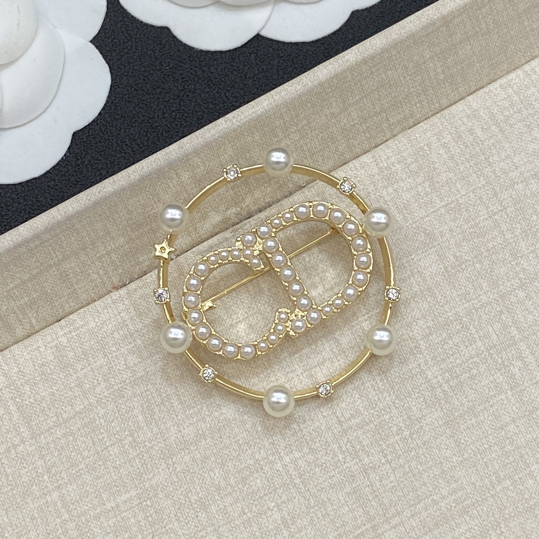 TOP Christian Dior Brooch - Gold