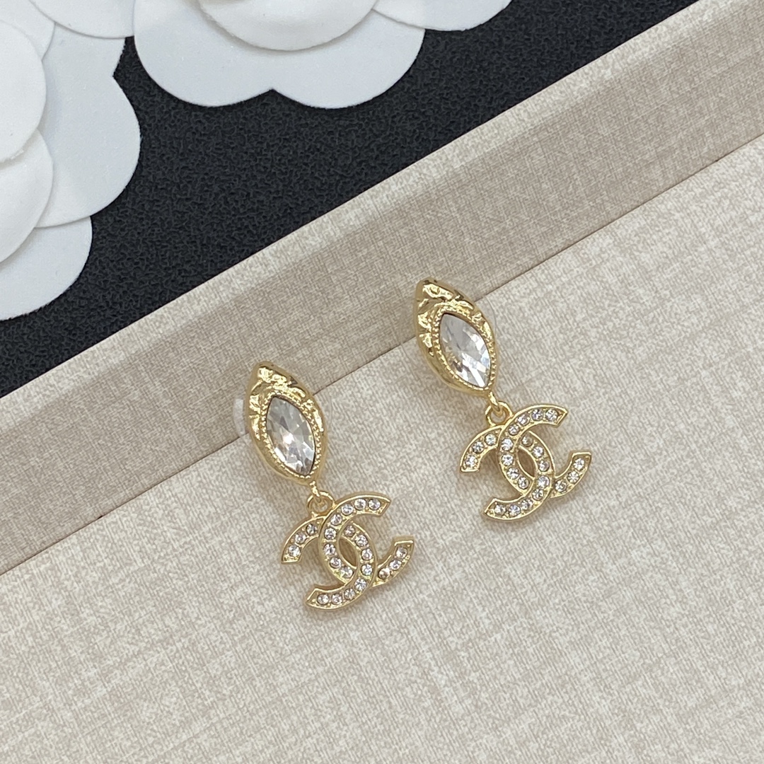 TOP CHANEL CC Earrings - Gold