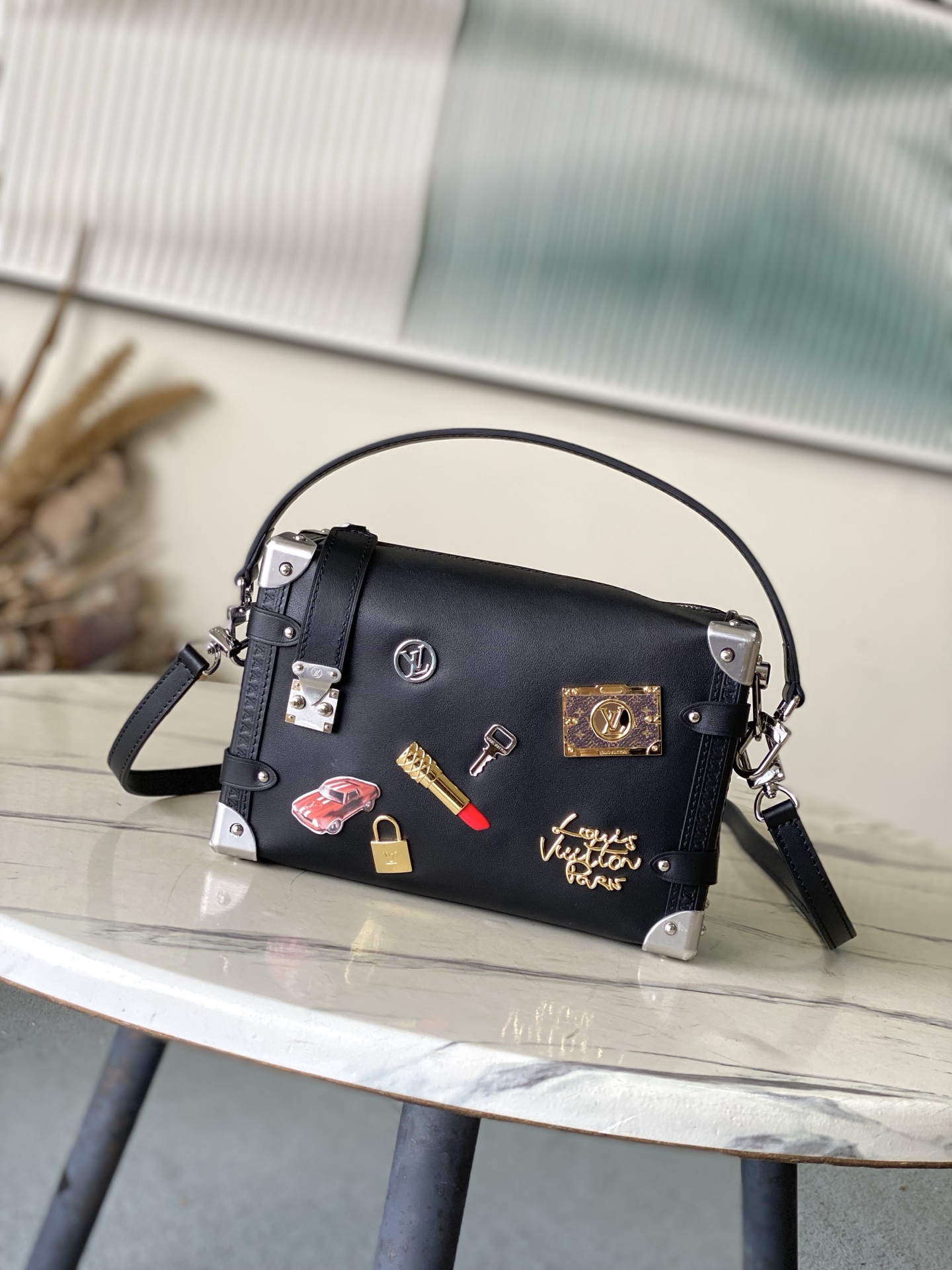 TOP Louis Vuitton LV Side Trunk Handbag  16 x 8.5 x 23.5cm - Black