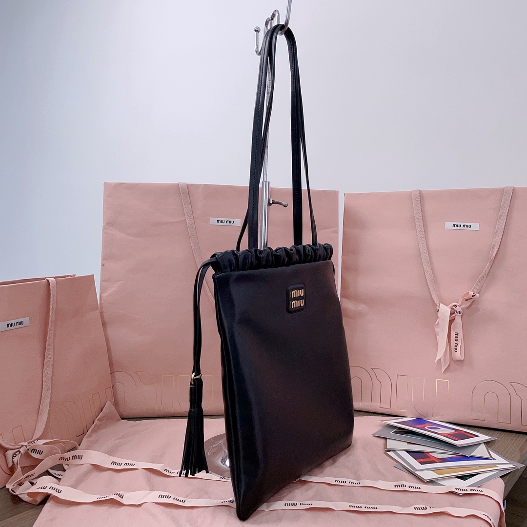 TOP Miu Miu Tote Bag with Tassel Drawstring Lambskin 28x31cm - Black