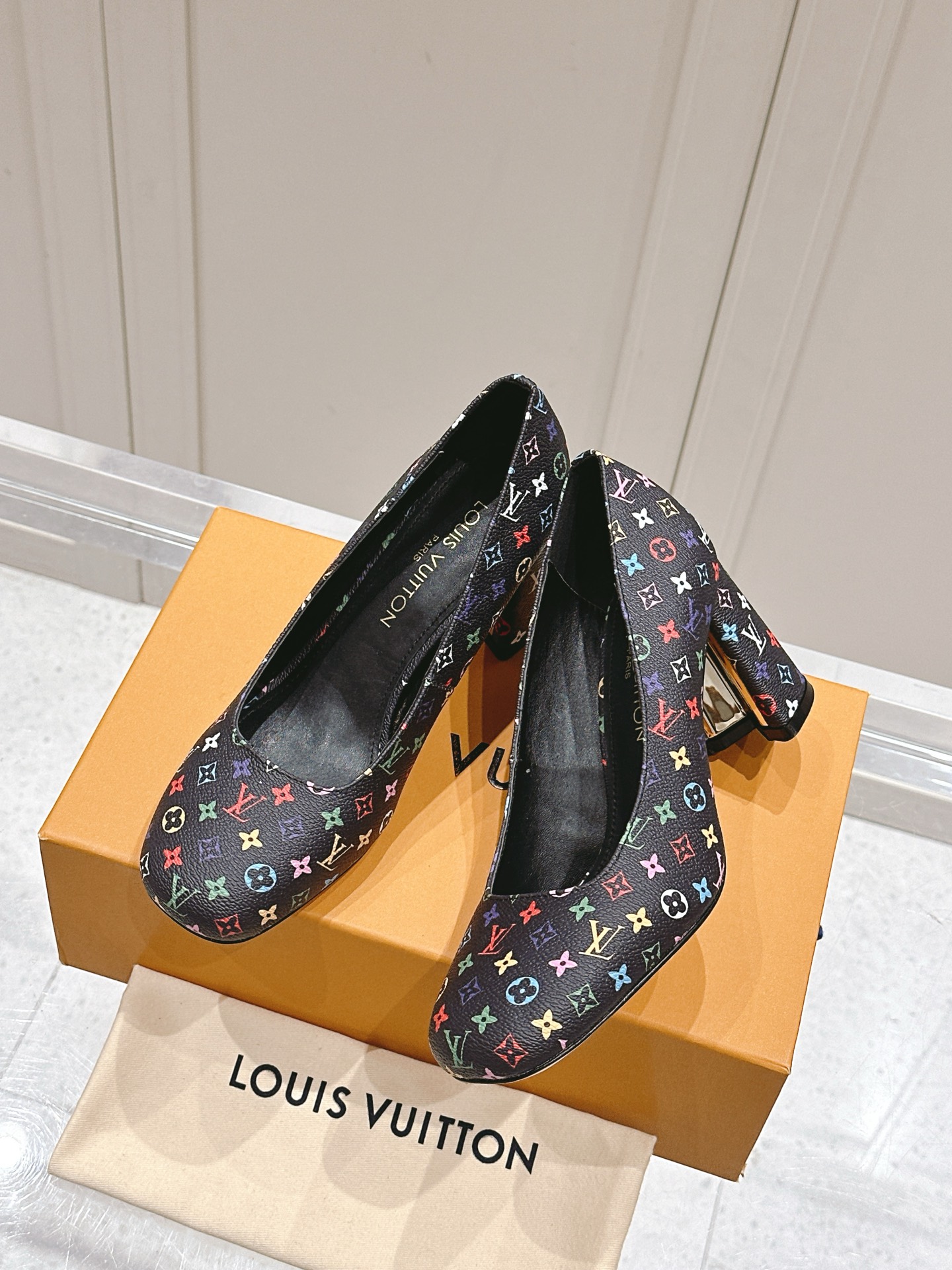 TOP Louis Vuitton LV Pumps - 8 Color