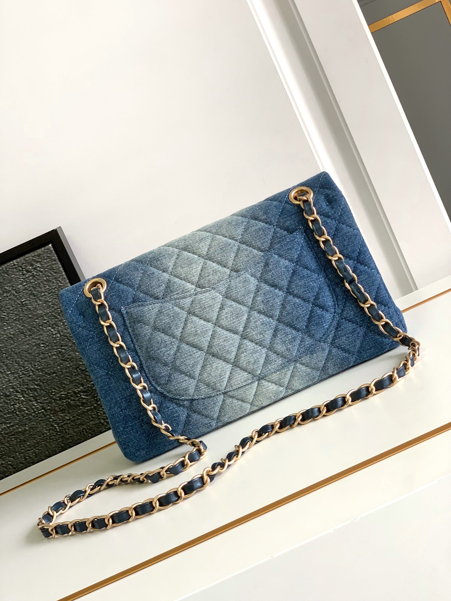 TOP CHANEL Flap Bag 25cm - Denim