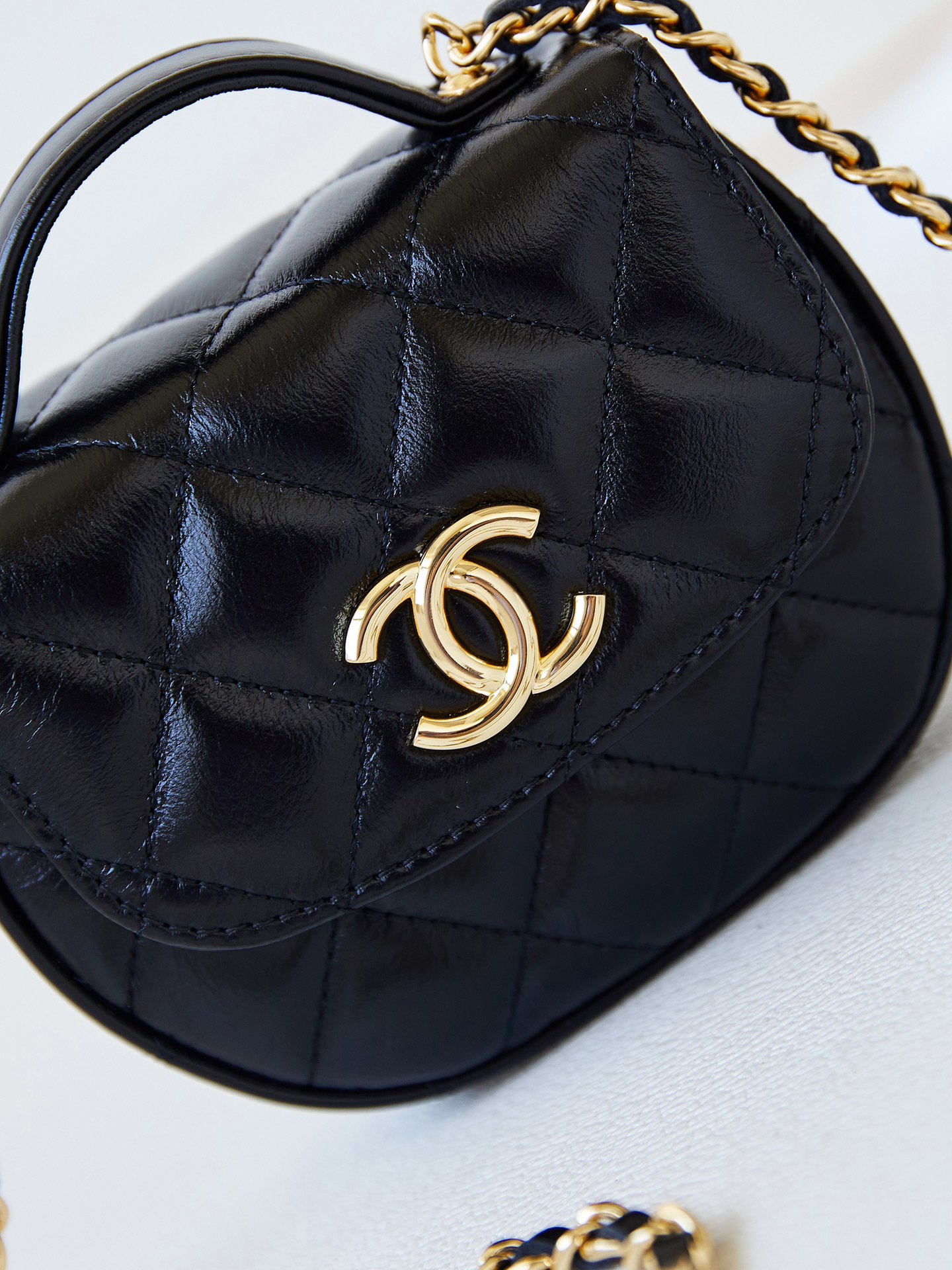 TOP CHANEL Calfskin Leather 23A Bag 11×12.5×3.5cm - Black&GHW