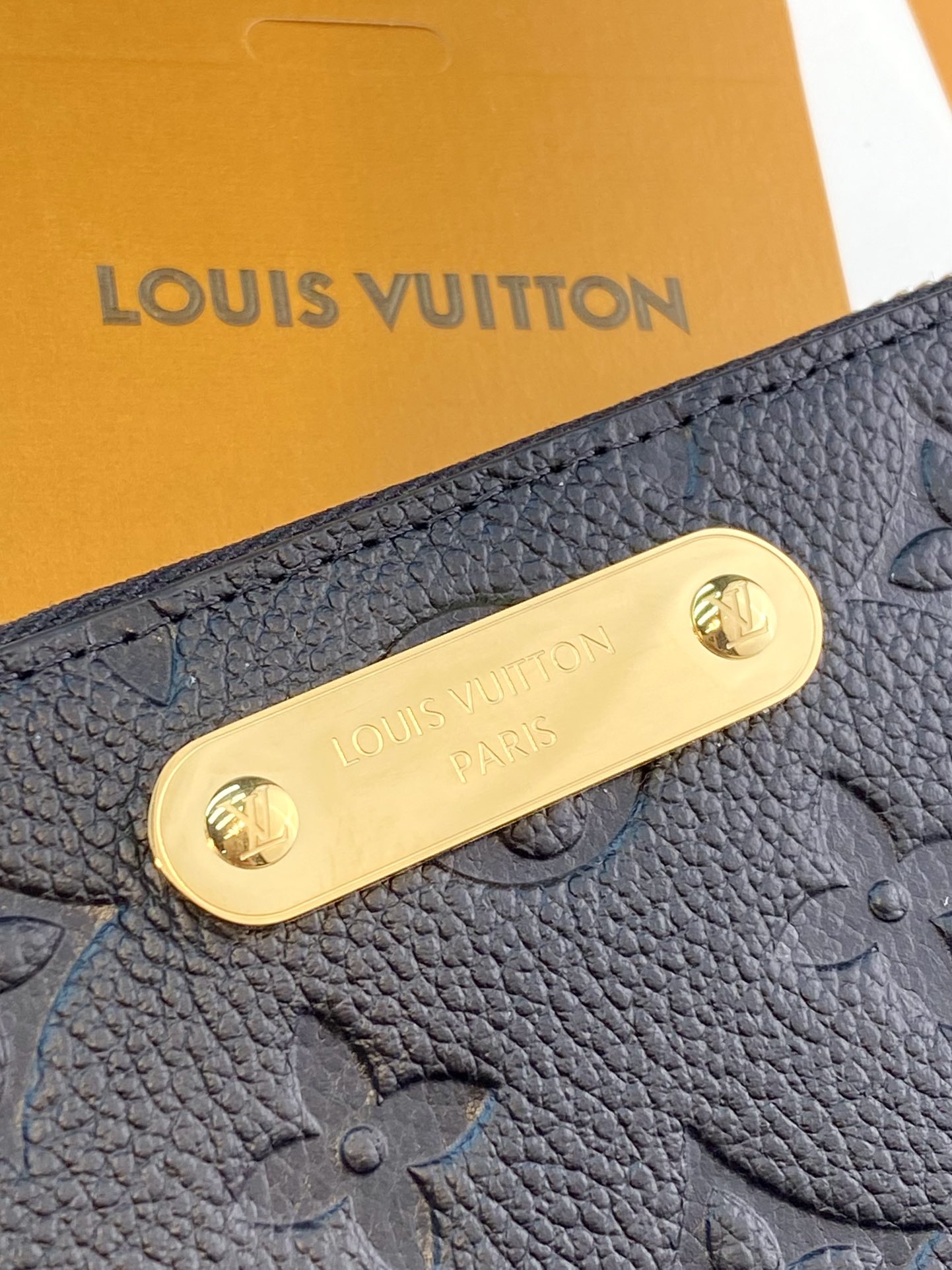 TOP Louis Vuitton LV Margot Wallet Monogram Empreinte Leather 17x11x2cm - Black