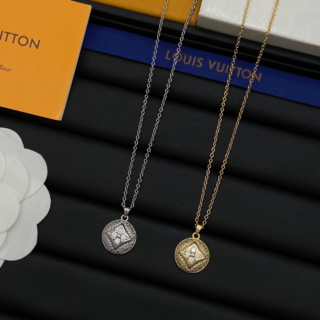 TOP Louis Vuitton LV Necklace - 2 Colors