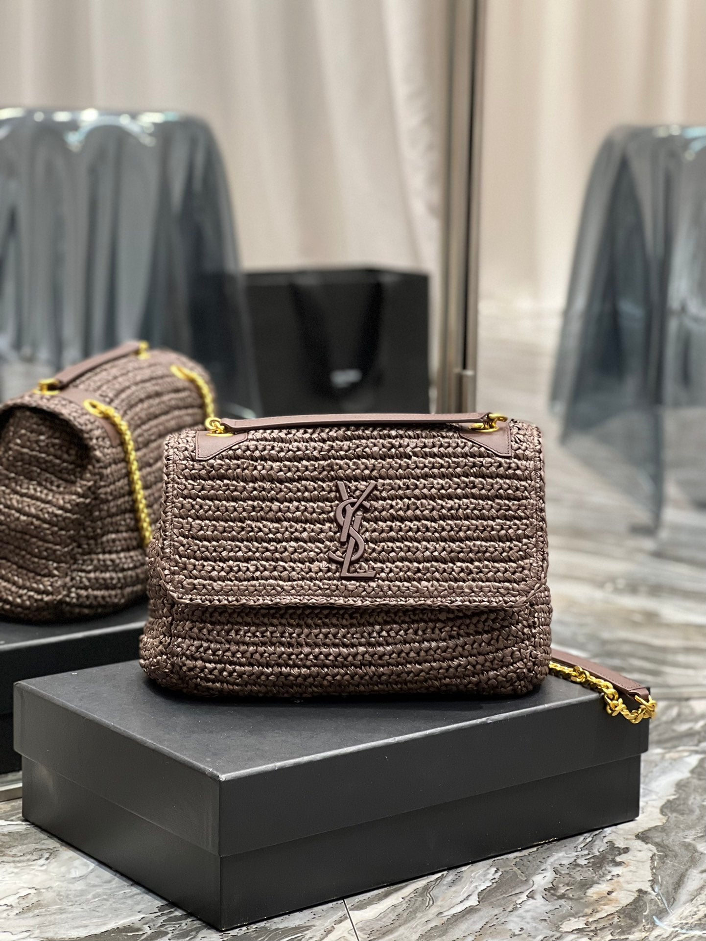 TOP Yves Saint Laurent YSL Niki Medium Raffia Bag - Brown